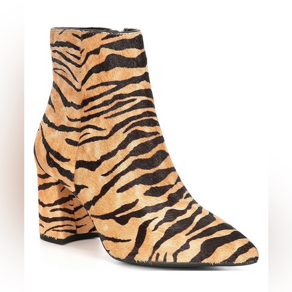 Antonio Melani Zebra Stripe Flats